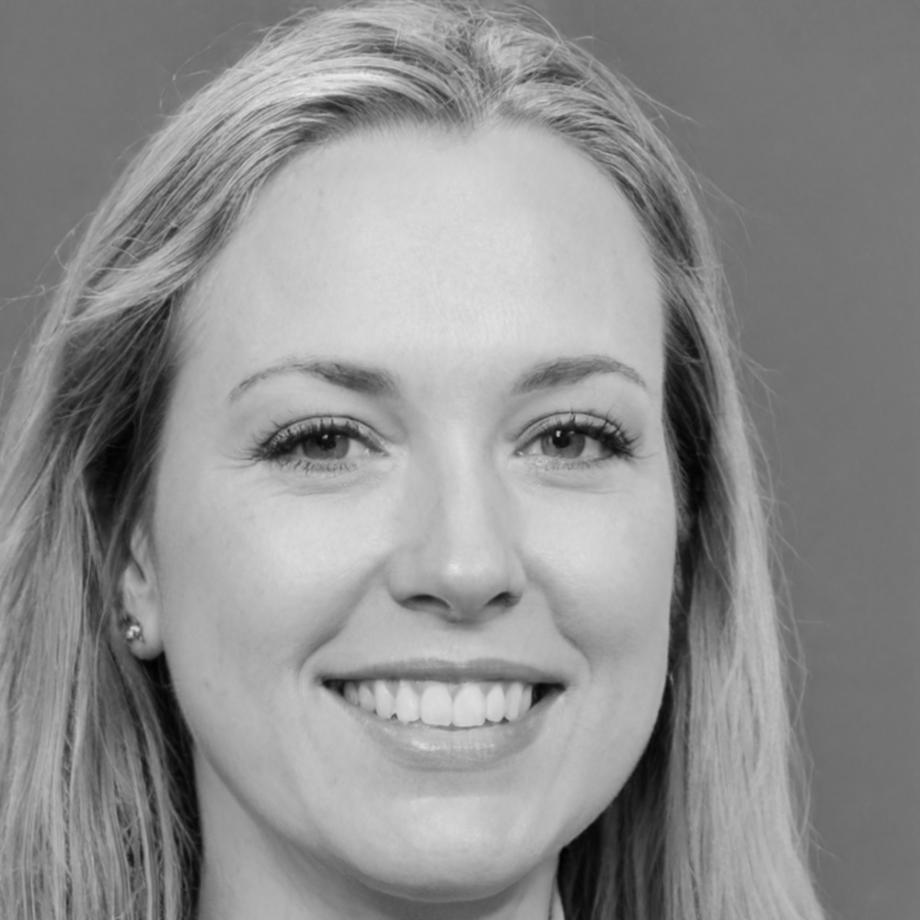 Finanzexpertin Lisa Hoffmann